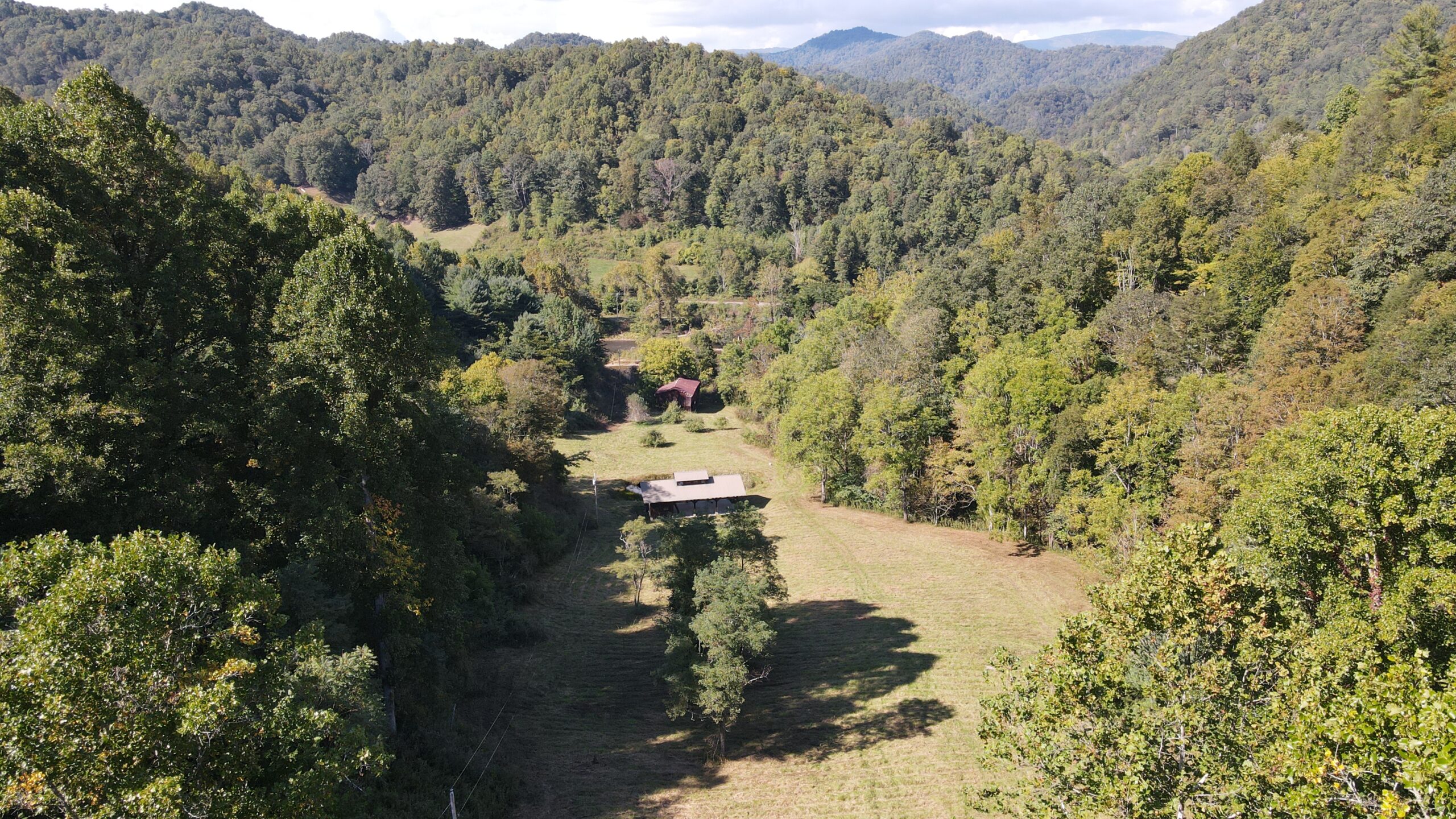 North Toe River Retreat on High Cliff Dr Hayden Outdoors